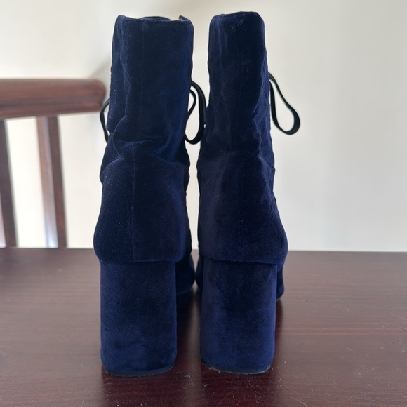Bcbgeneration BCBG blue velvet lace up chunky heeled boots size 9 Victorian - Picture 6 of 11